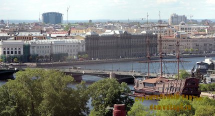 Здание Дома журналистов в Петербурге укрепят к осени из-за трещин на стенах