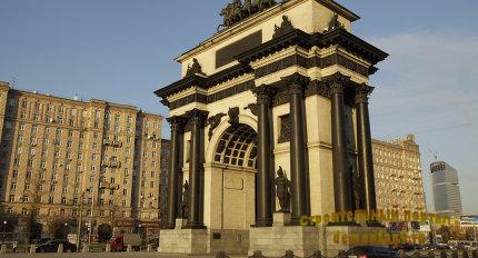 Триумфальную арку в Москве откроют во вторник после реконструкции