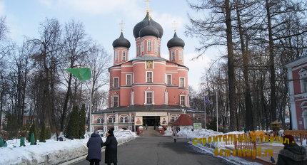 Монахи Донского монастыря Москвы просят снизить высоту будущего дома рядом с ним