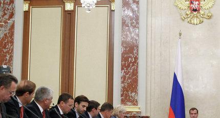 Путин критикует кабмин за задержку с административными процедурами в строительстве