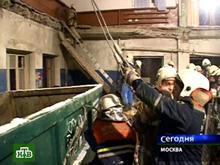 В одноэтажном здании в центре Москвы обрушилась кровля