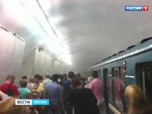 Три центральные станции метро закрыли: в тоннеле загорелся кабель